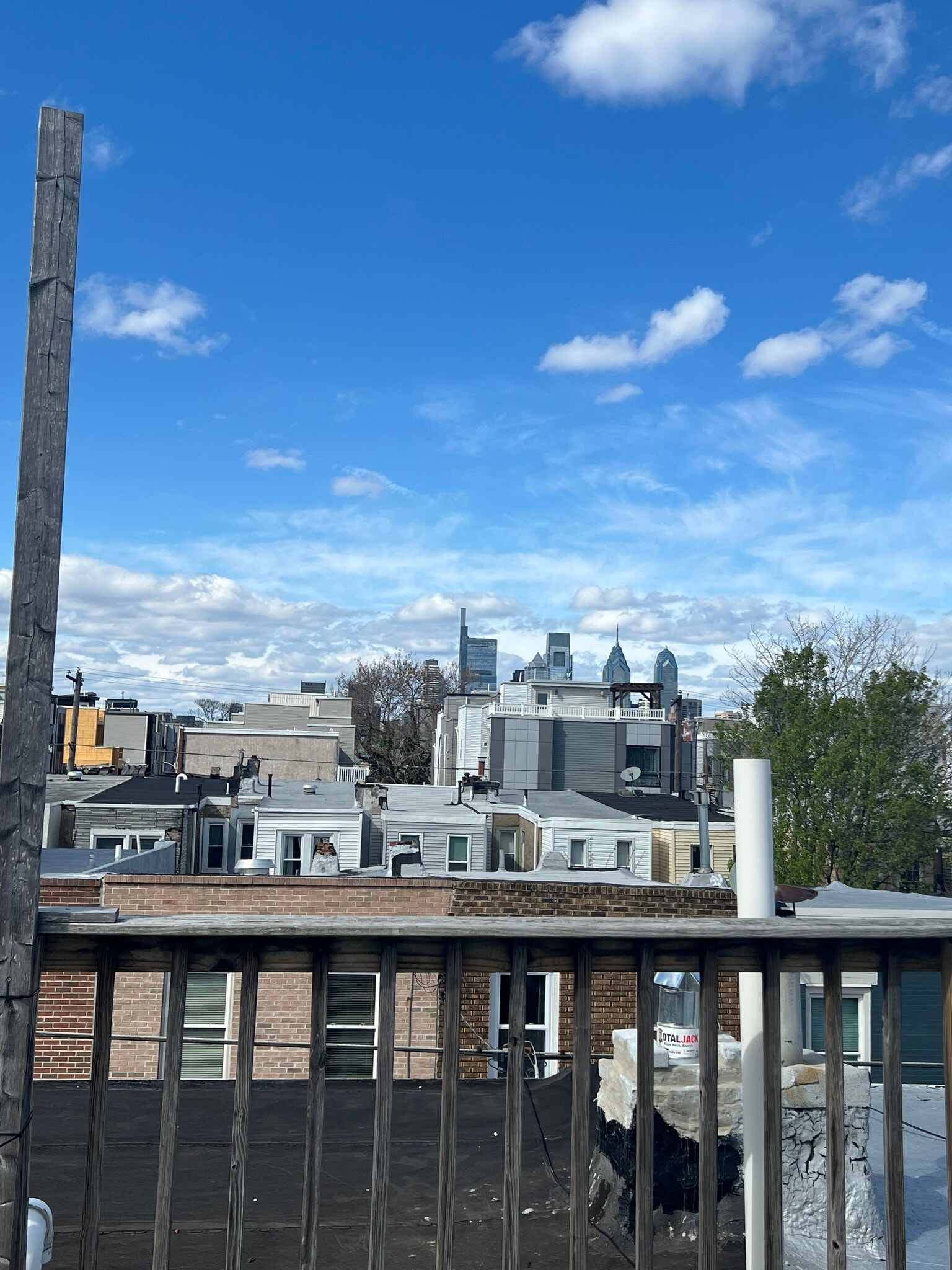 Building Photo - 2046 Fernon St