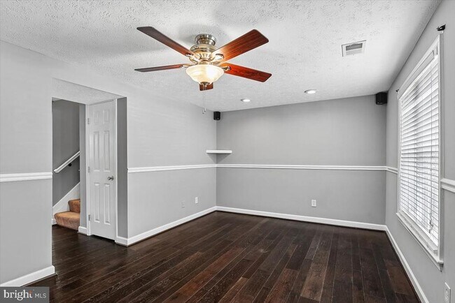 Building Photo - 1594 Lodge Pole Ct