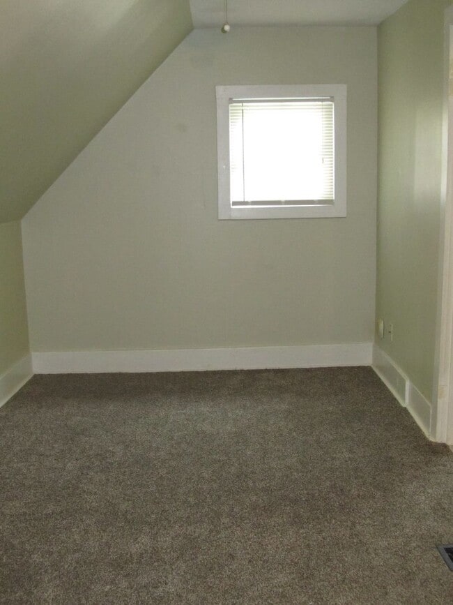 Building Photo - 300 Meigs St