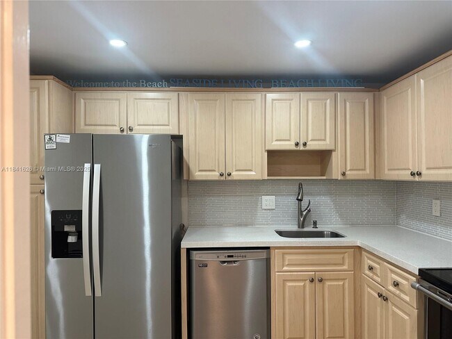 Building Photo - 3520 Oaks Way