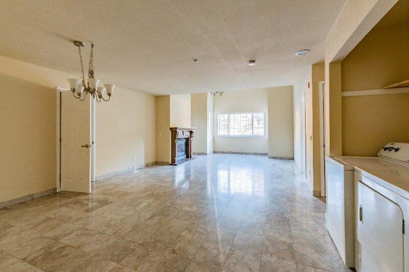 Building Photo - 120 Caldecott Ln