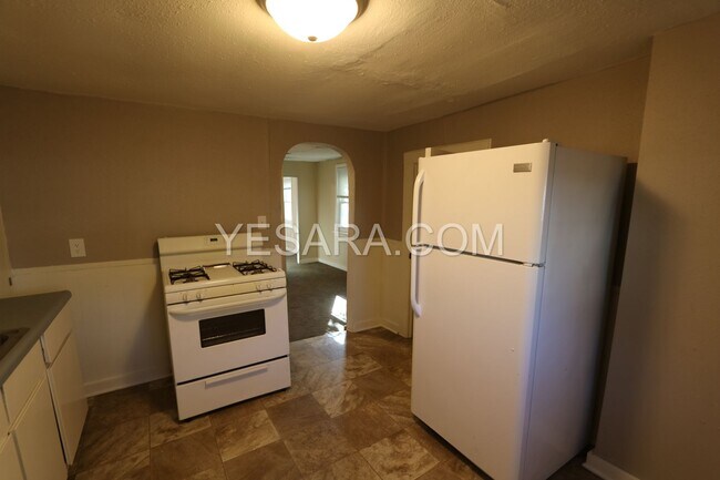 Building Photo - 1418-1418 Smith St