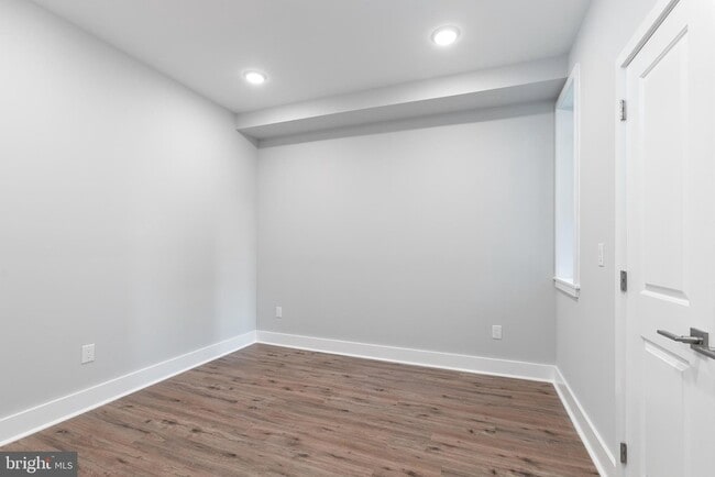 Building Photo - 1604 N 6th St