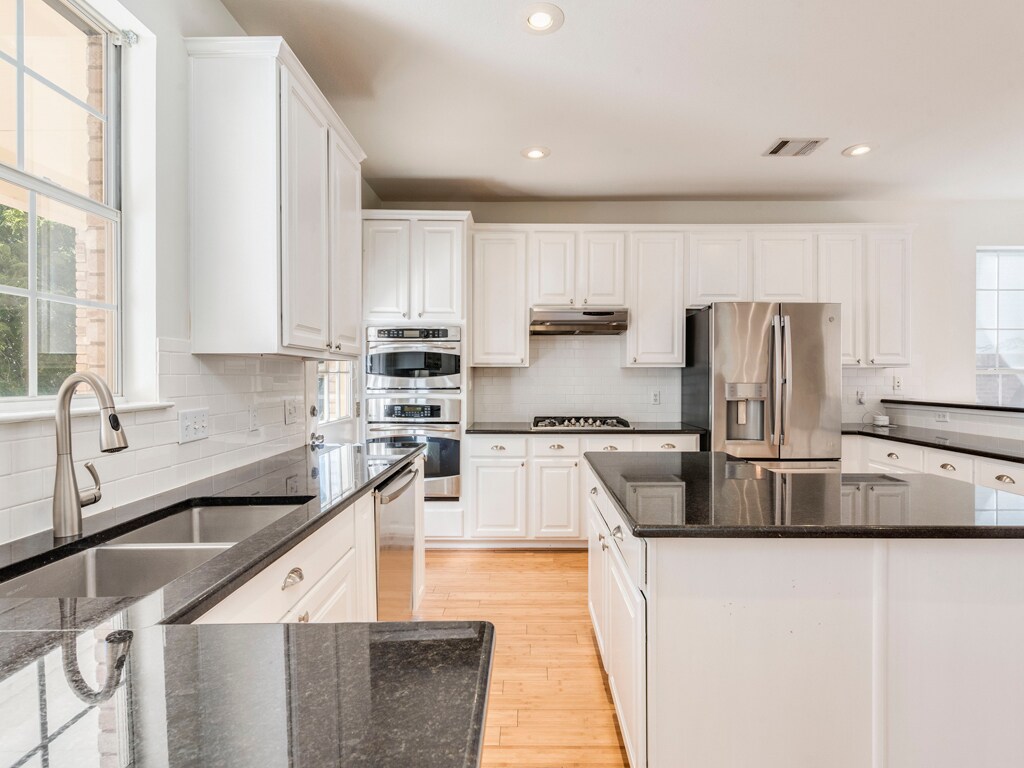 Building Photo - 6911 Gentle Oak Dr