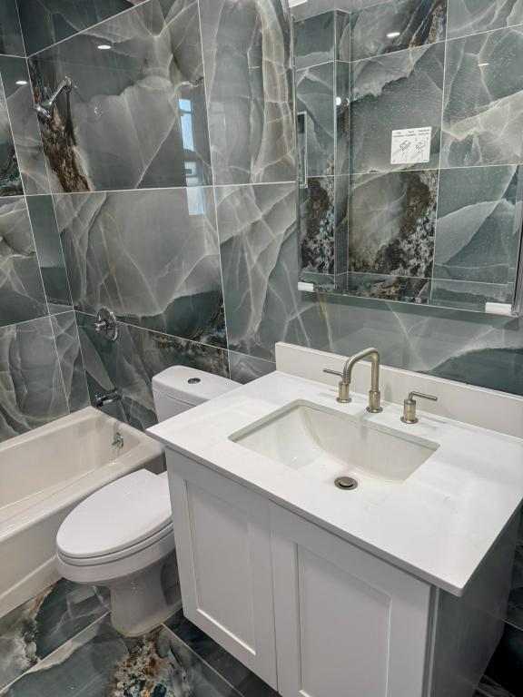 Building Photo - 1824 Rockaway Pkwy