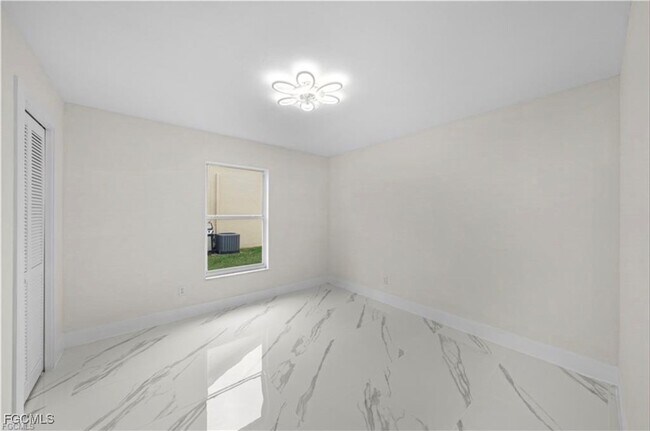 Building Photo - 3282 Sabal Springs Blvd