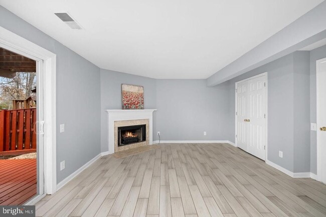 Building Photo - 43861 Laburnum Square