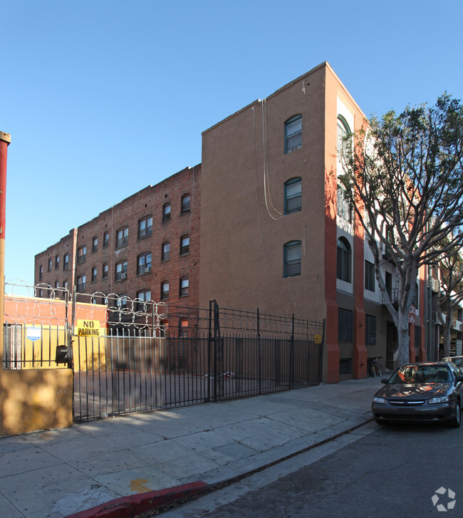 Building Photo - Hubbard Arms Apartments