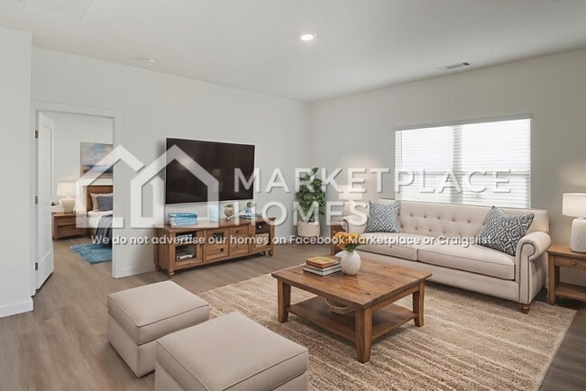 Building Photo - 4321 Scenic Mdw Dr NE