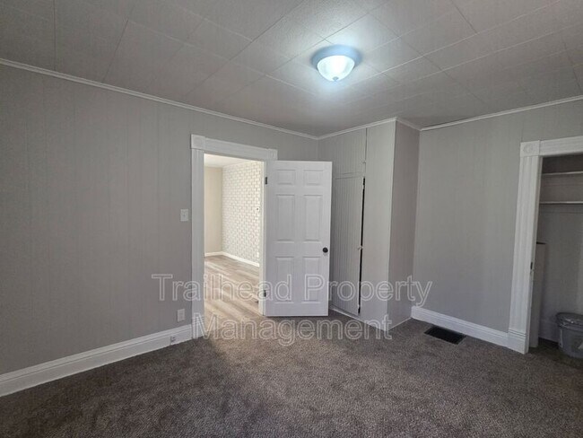 Building Photo - 1024 Roosevelt Ave