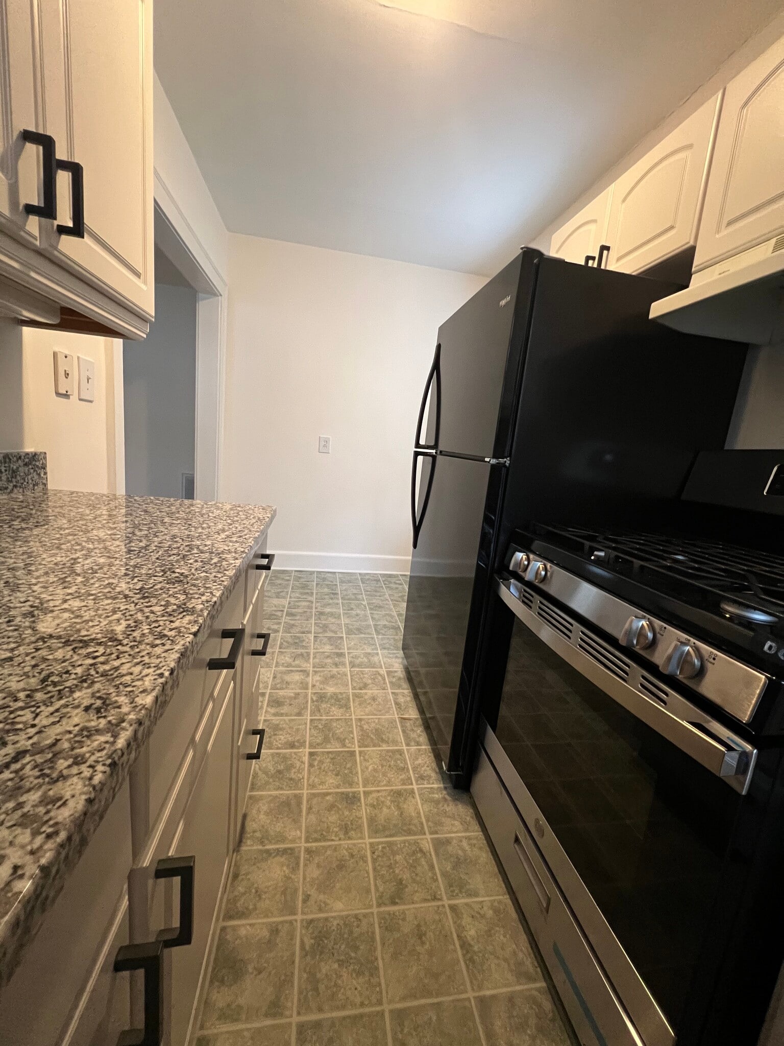 Building Photo - 1719 Club Rd