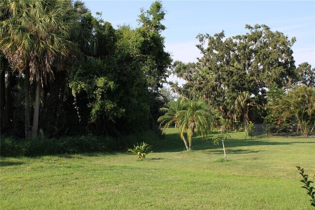 Building Photo - 9122 64th Ct E