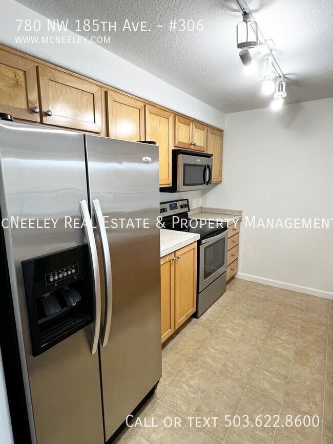 Building Photo - 780 NW 185th Ave