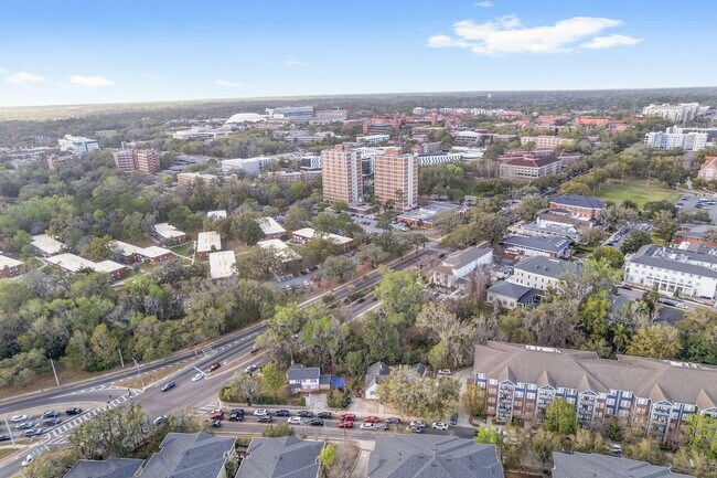 Building Photo - 1254 SW 9th Rd