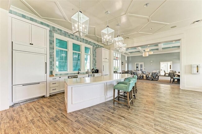 Building Photo - 6629 Fort Pierce Ave