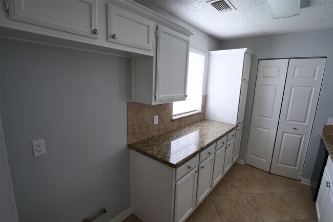 Building Photo - 20078 S Pecos Valley Trail