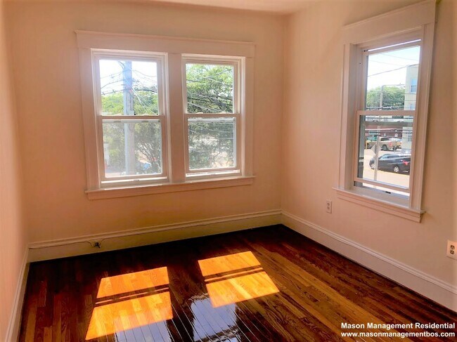 Building Photo - 84 Empire St