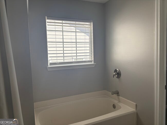 Building Photo - 7742 Parkside Dr