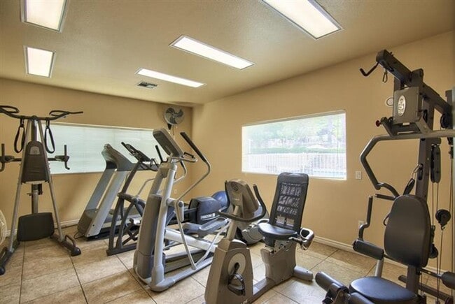 Building Photo - Beautiful 2BD/2BA Condo in Gated Complex - Many Amenities, Available Now!!!