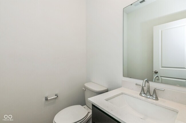 Building Photo - 3489 Briarwick Dr