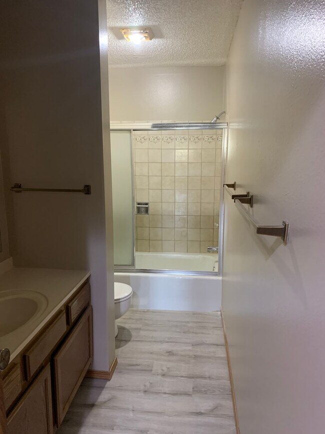 Building Photo - ponca-t