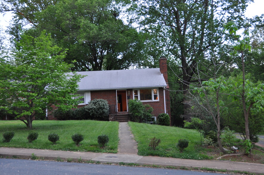 Primary Photo - 2414 Sunset Rd
