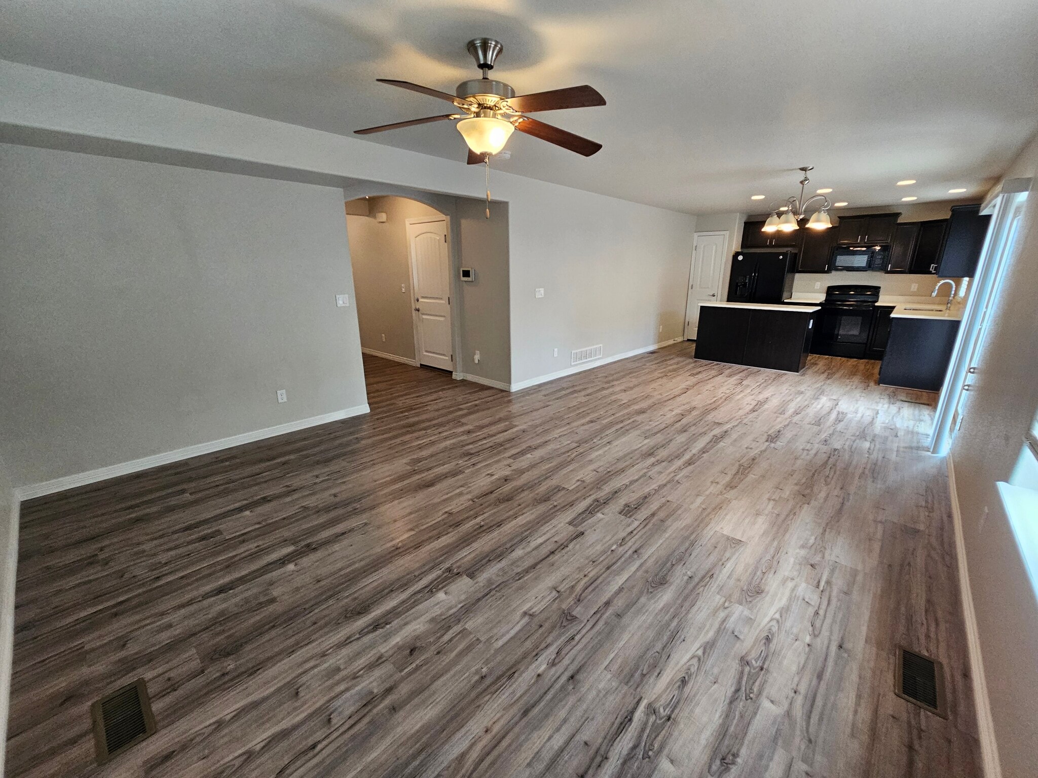 Building Photo - 9815 Silver Stirrup Dr