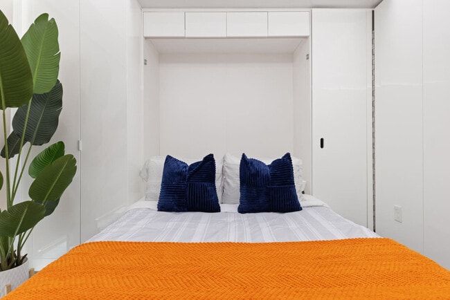 Building Photo - 12607 Larchmere Blvd