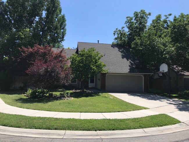 Building Photo - 4271 N Pennfield Pl