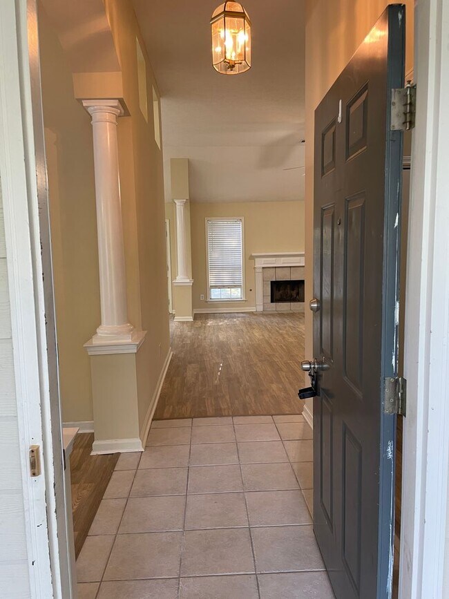 Building Photo - 618 Ridge Park Dr
