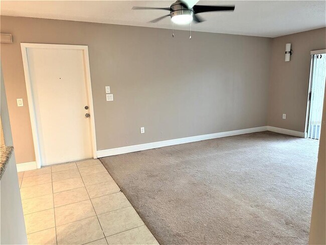 Building Photo - 5325 Vineland Rd