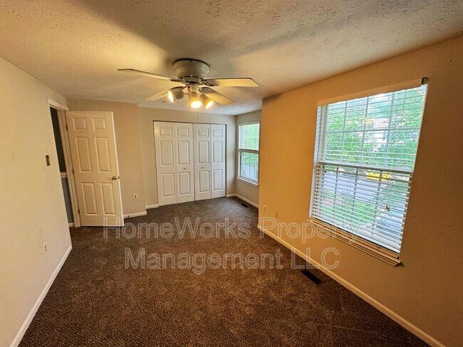 Building Photo - 1232 Seminole Dr