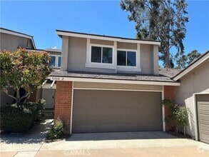 Building Photo - 6560 E Camino Vista
