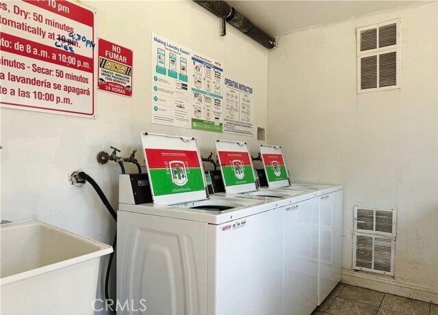 Building Photo - 7320 Lennox Ave