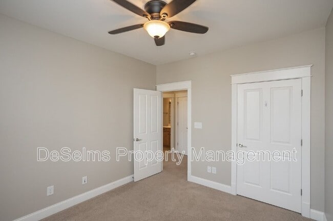 Building Photo - 3866 Somers Ln