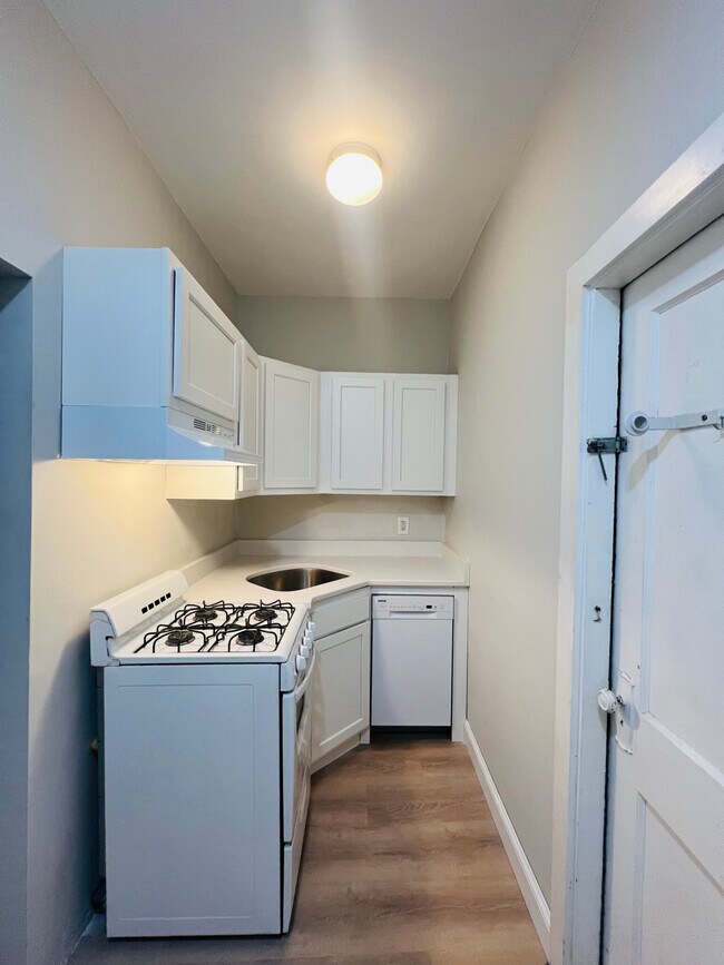 Building Photo - 38 Hemenway St