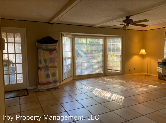 Building Photo - 4 br, 3 bath House - 730 Oak Hill Ct