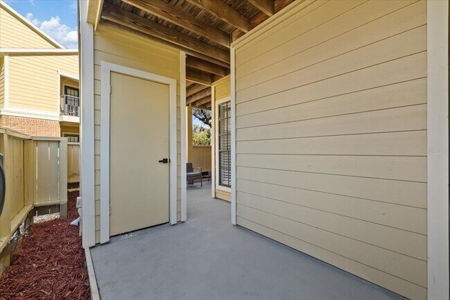Building Photo - 8724 Mallard Reserve Dr