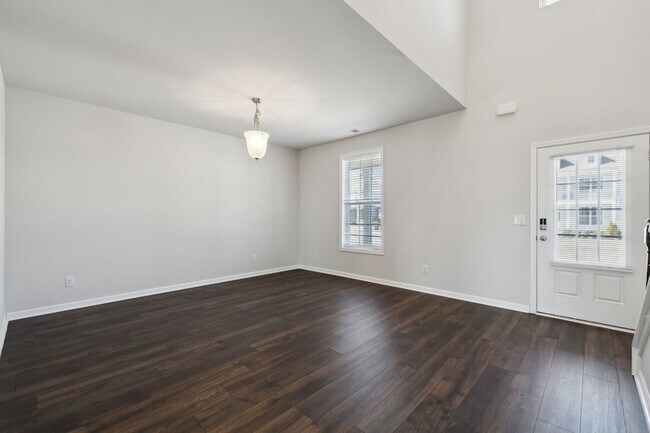 Building Photo - 1222 Westlawn Blvd