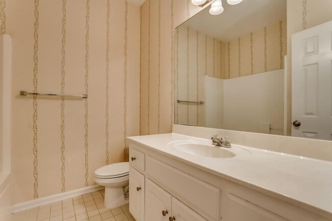 Building Photo - 2142 Fox Ridge Rd