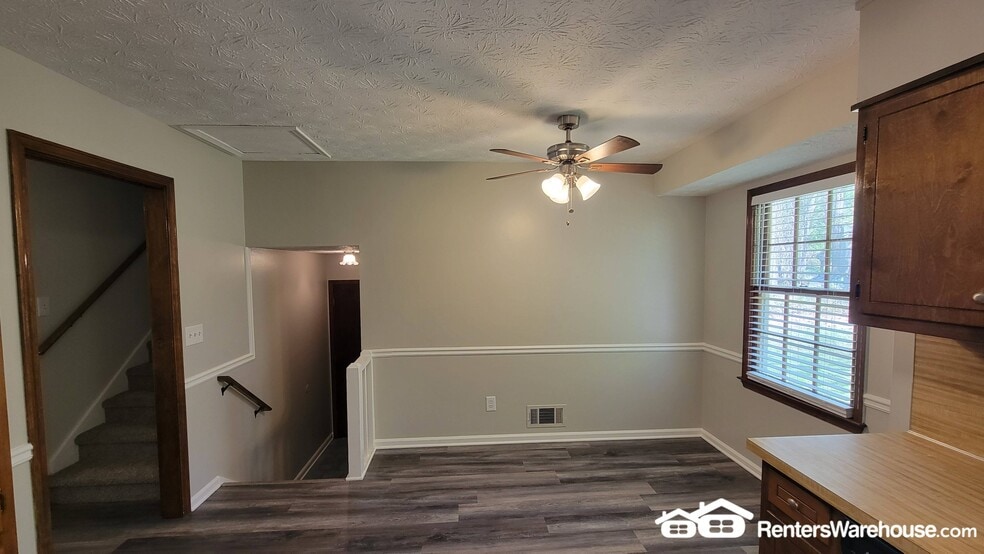 Building Photo - 2532 Mistletoe Ln SW