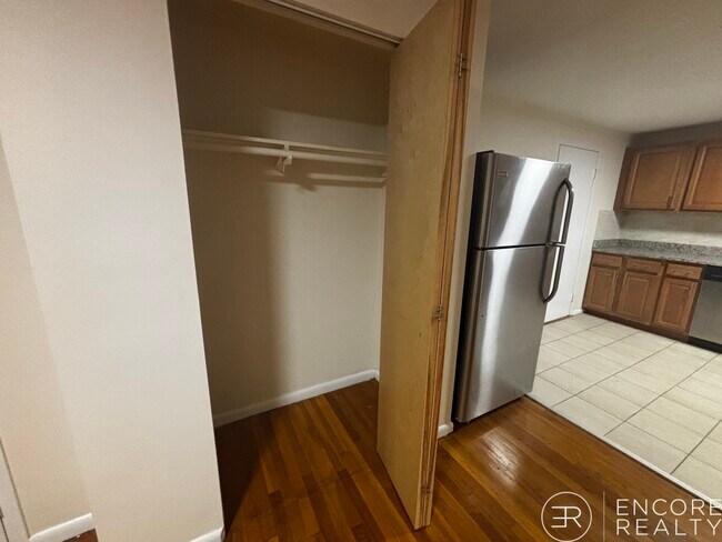 Building Photo - 110 Babcock St