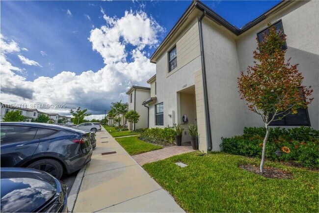 Building Photo - 12869 SW 233rd Terrace