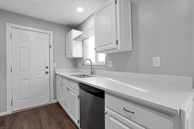 Building Photo - 199 N Spring Rd