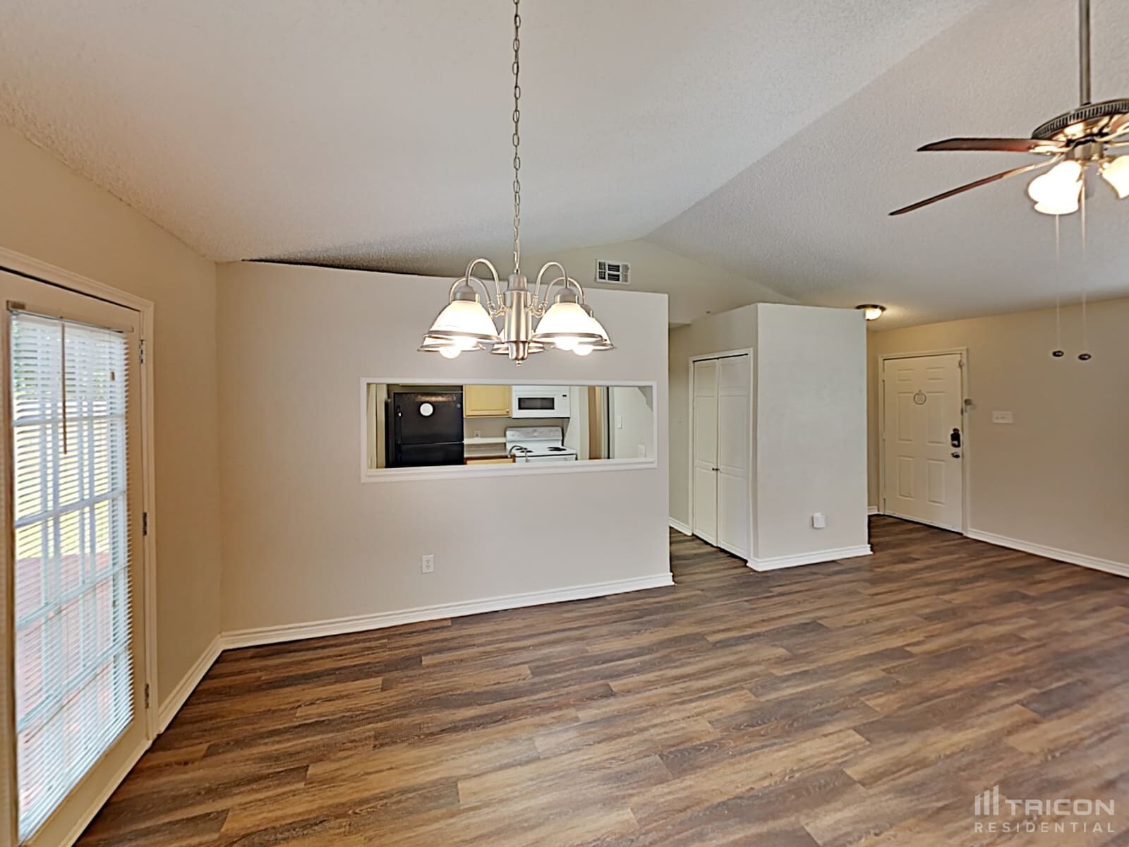 Building Photo - 4628 Moss Rose Dr
