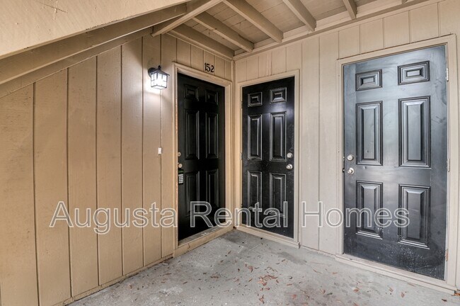 Building Photo - 152 Conifer Dr