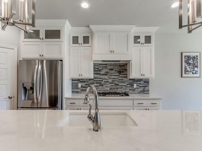 Building Photo - 8216 Crew Ln