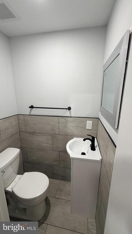 Building Photo - 2248 Earp St