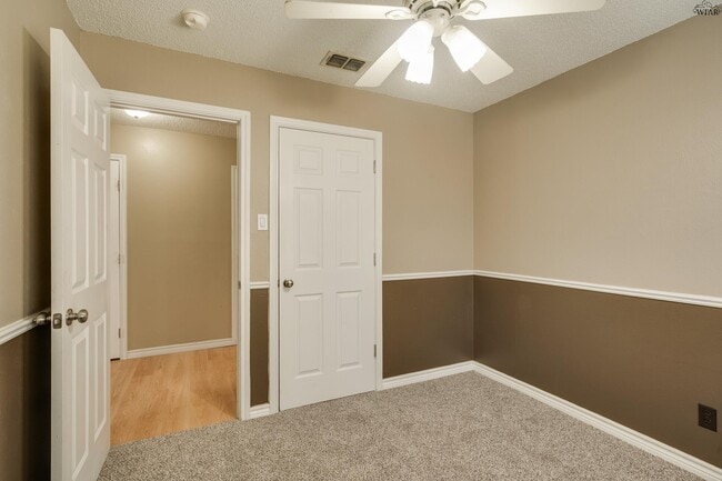 Building Photo - 5115 Kingston Dr