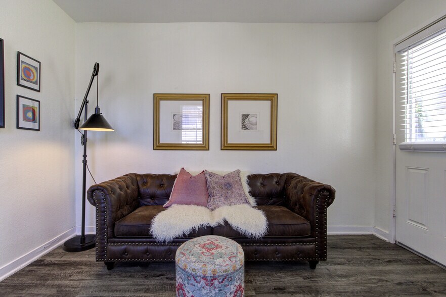 Building Photo - 1980 Jefferson Ave